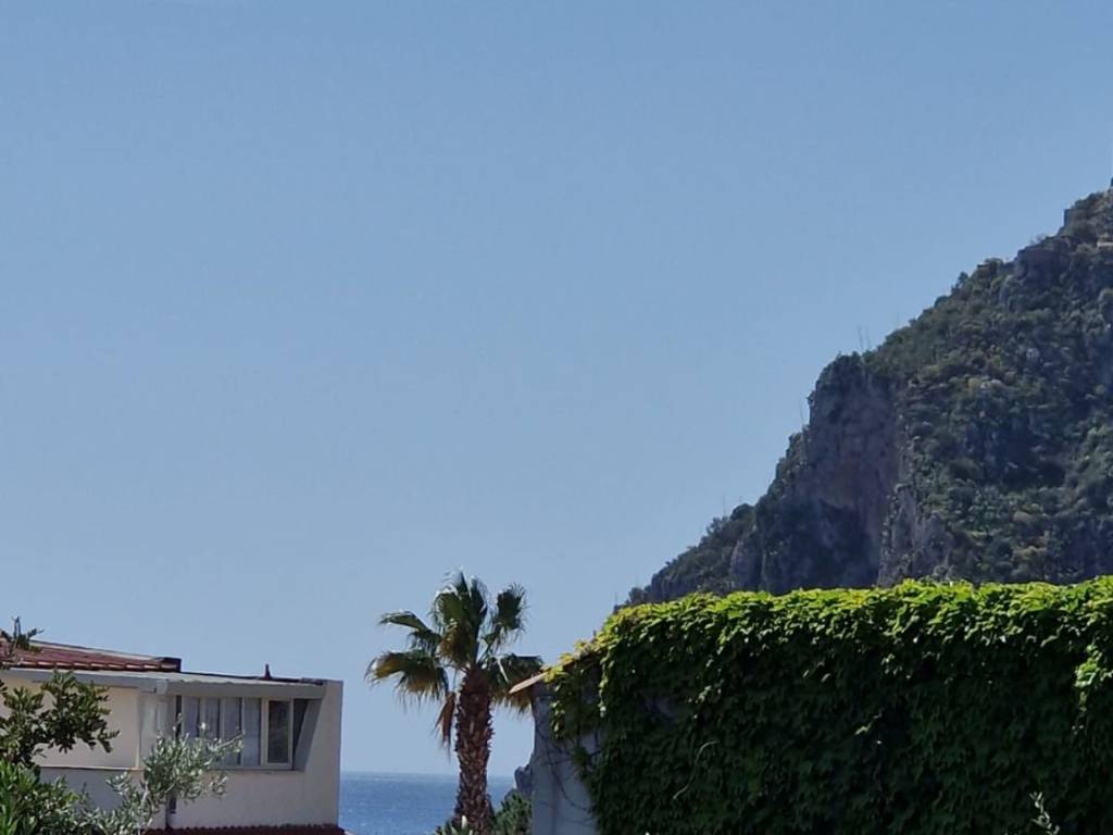 appartamento in vendita a Sant'Alessio Siculo in zona Lacco