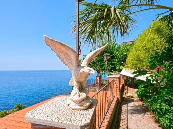 appartamento in vendita a Sant'Alessio Siculo in zona Lacco