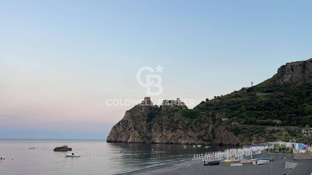 appartamento in vendita a Sant'Alessio Siculo in zona Lacco