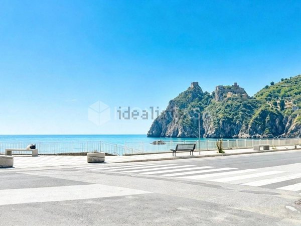 casa indipendente in vendita a Sant'Alessio Siculo in zona Lacco