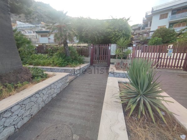 appartamento in vendita a Sant'Alessio Siculo in zona Lacco