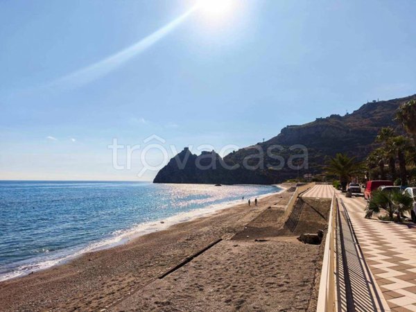 appartamento in vendita a Sant'Alessio Siculo in zona Lacco