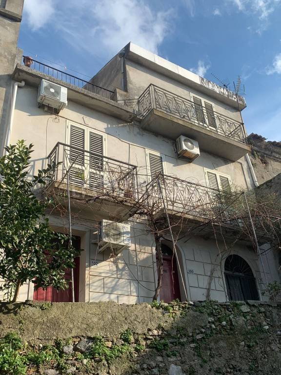 casa indipendente in vendita a Santa Lucia del Mela