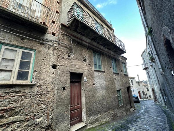 casa indipendente in vendita a Santa Lucia del Mela