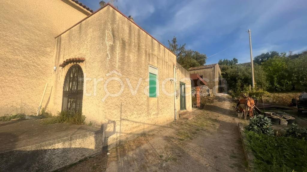 casa indipendente in vendita a Santa Lucia del Mela