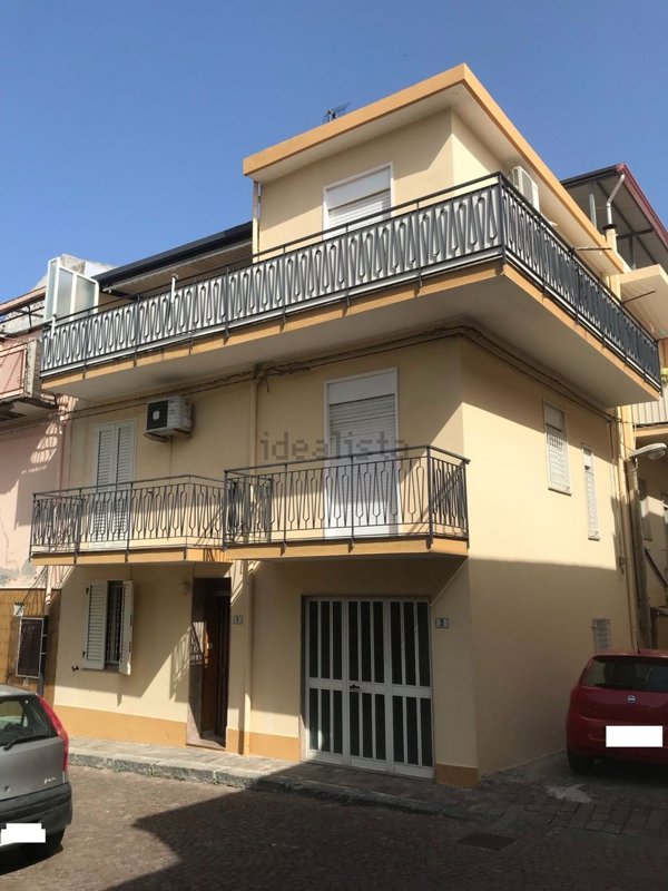 casa indipendente in vendita a Santa Lucia del Mela