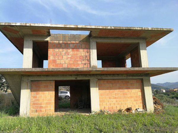 casa indipendente in vendita a Santa Lucia del Mela