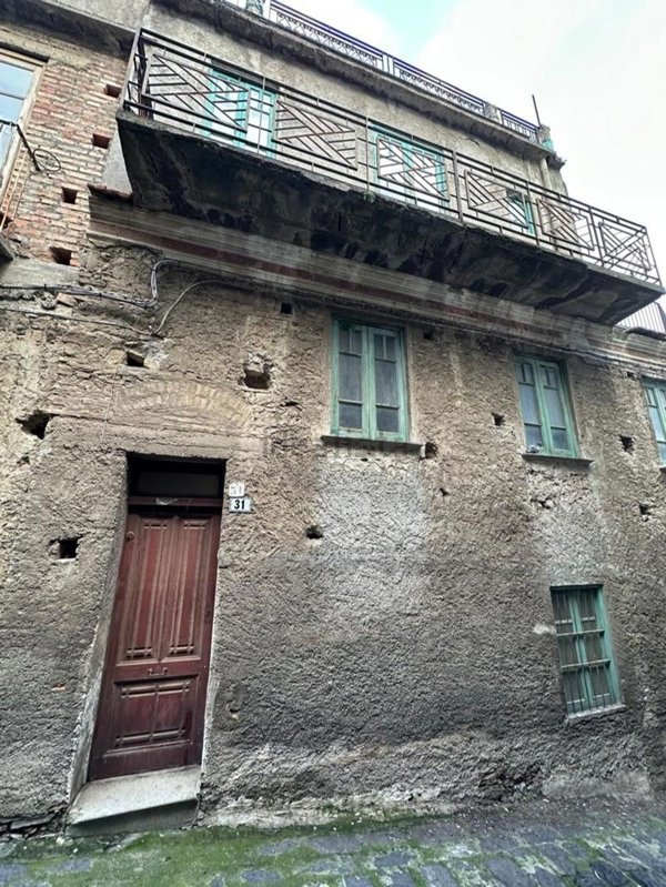 casa indipendente in vendita a Santa Lucia del Mela