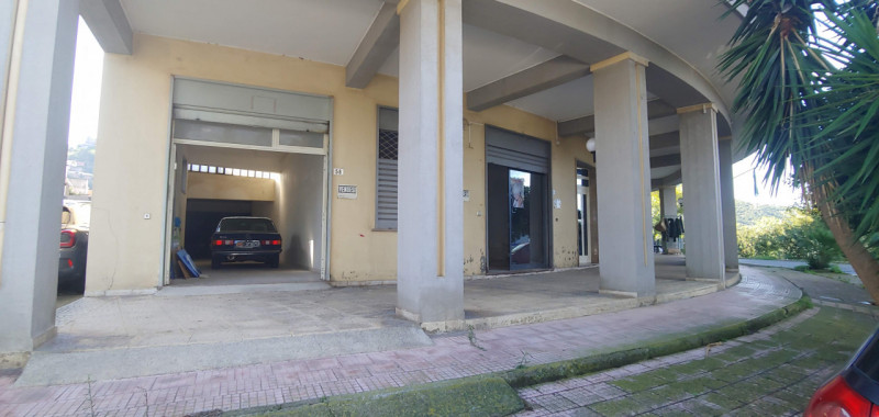 negozio in vendita a Santa Lucia del Mela