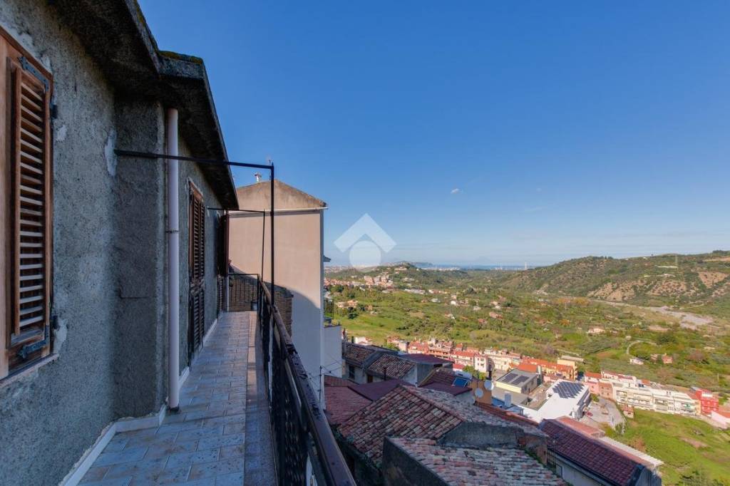 casa indipendente in vendita a Santa Lucia del Mela