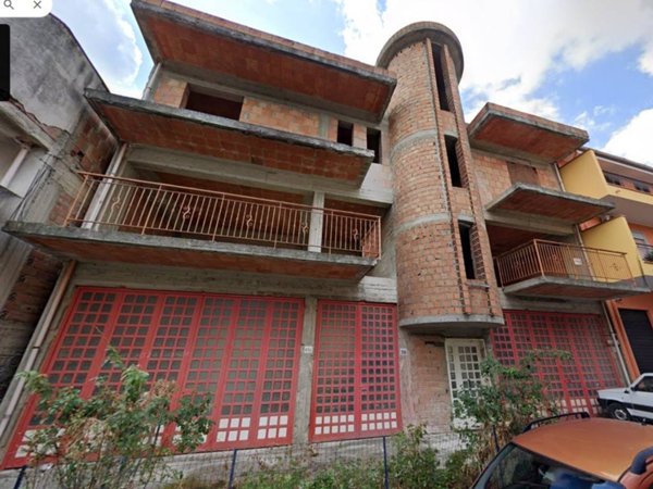 intera palazzina in vendita a Santa Lucia del Mela