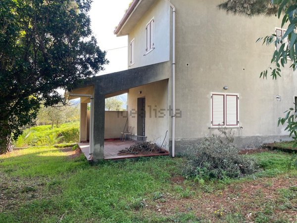 casa indipendente in vendita a Santa Lucia del Mela