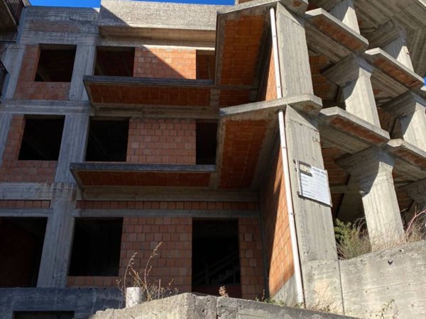 casa indipendente in vendita a Santa Lucia del Mela