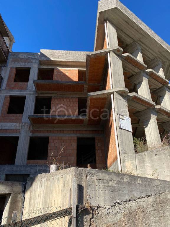 casa indipendente in vendita a Santa Lucia del Mela