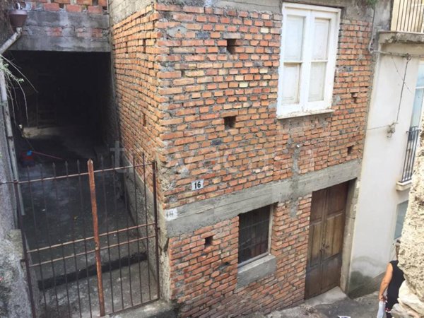 casa indipendente in vendita a Santa Lucia del Mela in zona Femminamorta