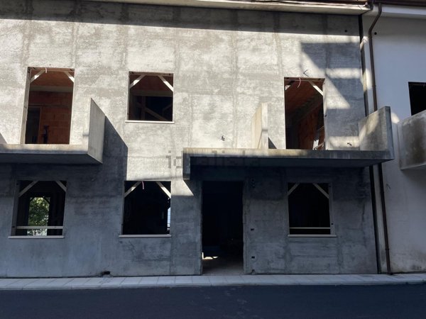 casa indipendente in vendita a Santa Lucia del Mela in zona Femminamorta