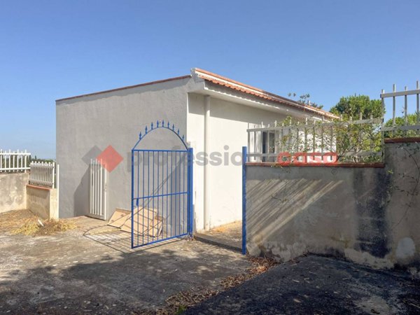 casa indipendente in vendita a Santa Lucia del Mela in zona San Giovanni