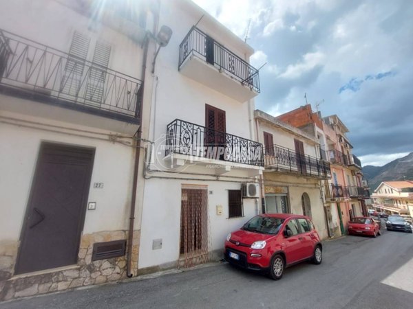 casa indipendente in vendita a Santa Lucia del Mela in zona Femminamorta
