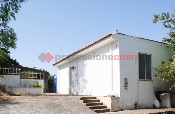 casa indipendente in vendita a Santa Lucia del Mela in zona San Giovanni