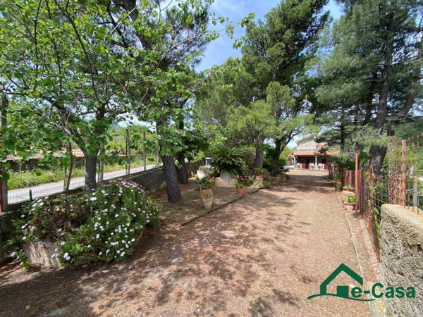 casa indipendente in vendita a Santa Lucia del Mela in zona Femminamorta