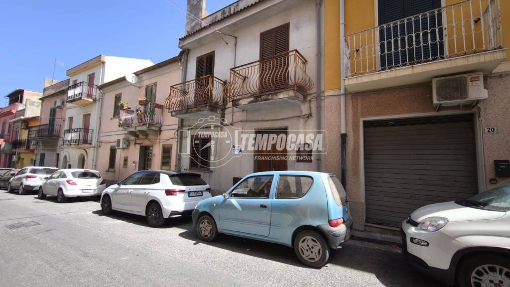 appartamento in vendita a Santa Lucia del Mela in zona Femminamorta