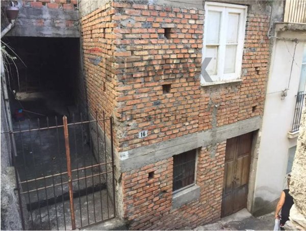 casa indipendente in vendita a Santa Lucia del Mela in zona Femminamorta