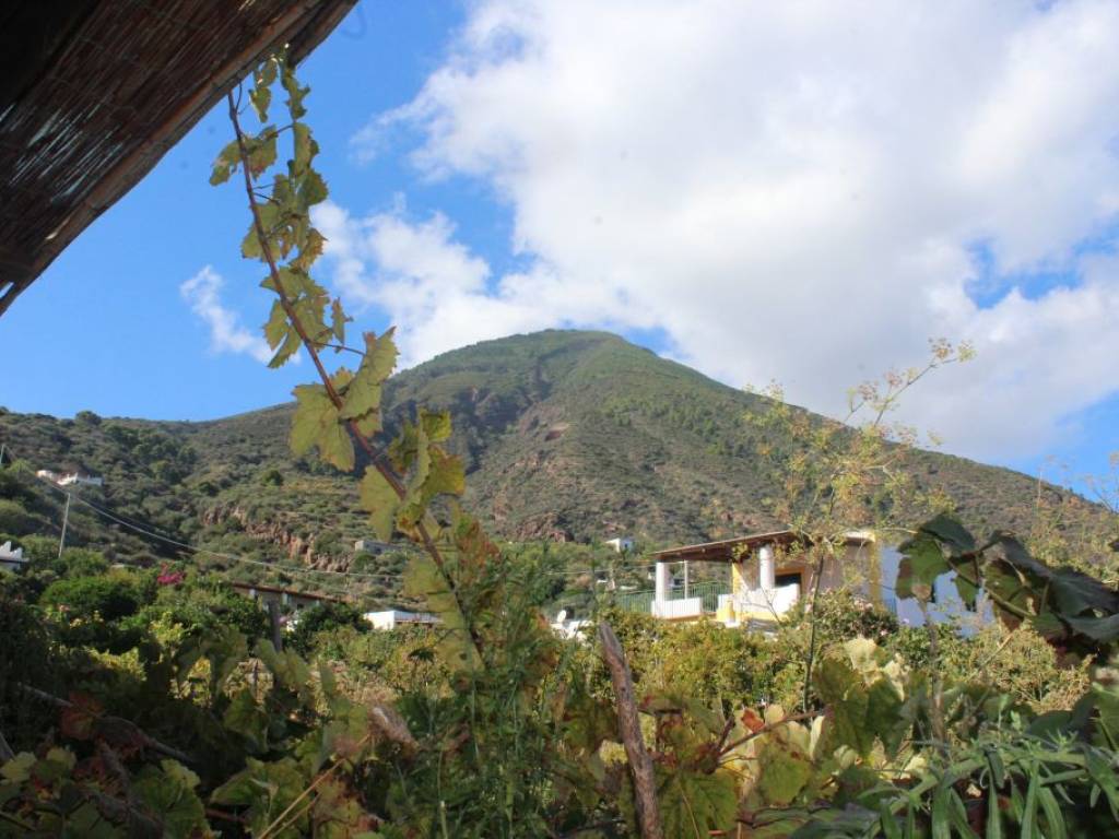 casa indipendente in vendita a Santa Marina Salina in zona Lingua