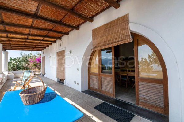 casa indipendente in vendita a Santa Marina Salina in zona Lingua