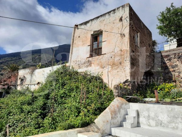 casa indipendente in vendita a Santa Marina Salina