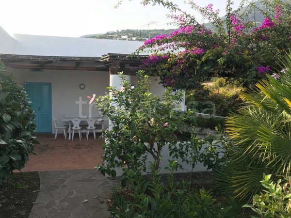 casa indipendente in vendita a Santa Marina Salina in zona Lingua