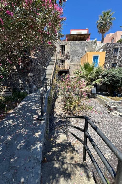 casa indipendente in vendita a Santa Marina Salina