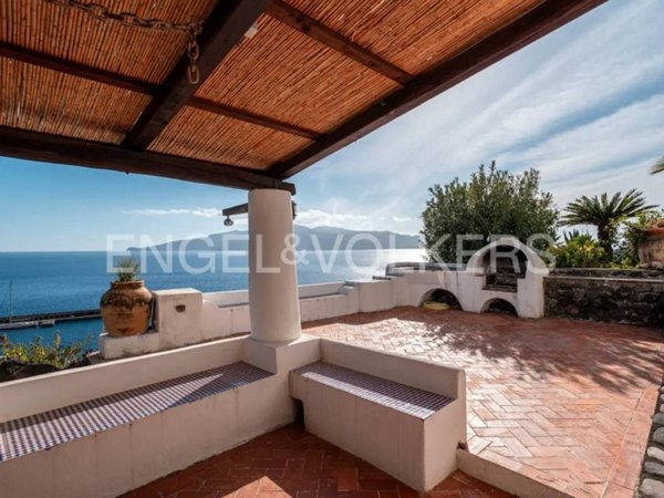 casa indipendente in vendita a Santa Marina Salina