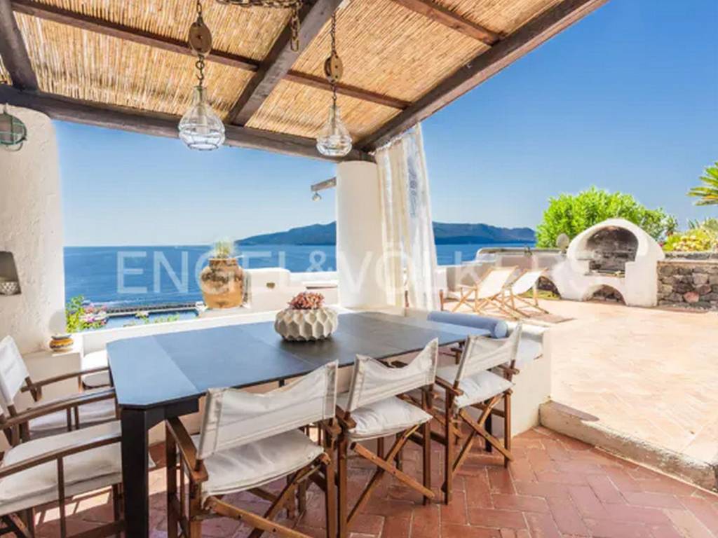 casa indipendente in vendita a Santa Marina Salina