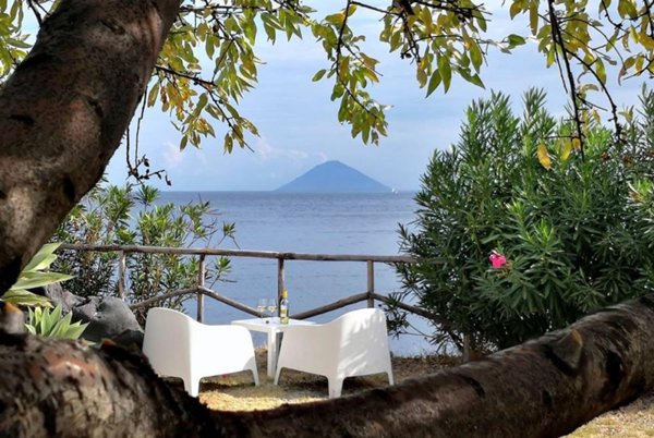 casa indipendente in vendita a Santa Marina Salina in zona Lingua