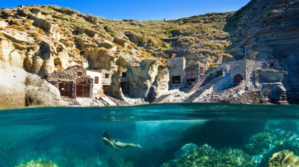casa indipendente in vendita a Santa Marina Salina