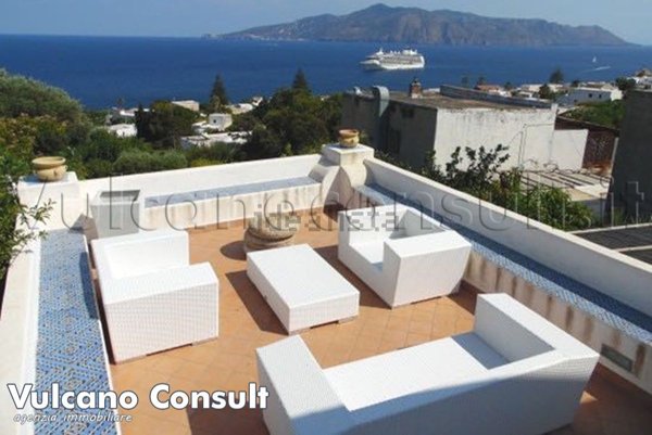 casa indipendente in vendita a Santa Marina Salina