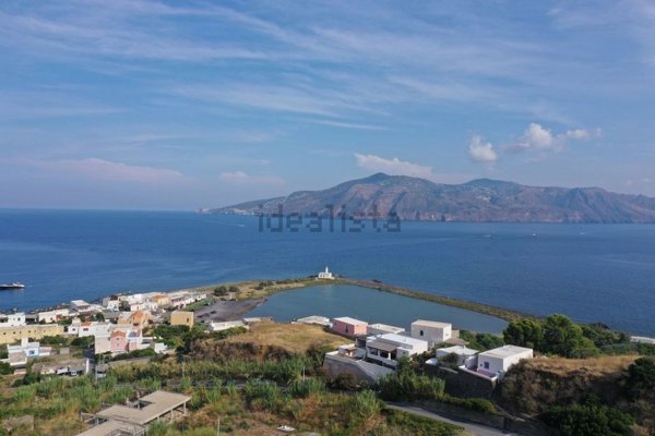 casa indipendente in vendita a Santa Marina Salina in zona Lingua
