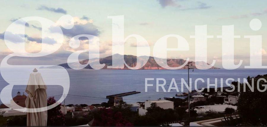 casa indipendente in vendita a Santa Marina Salina