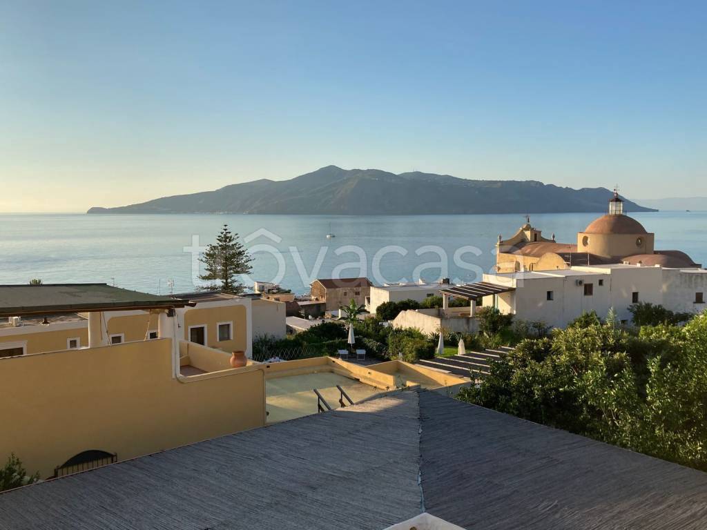 casa indipendente in vendita a Santa Marina Salina