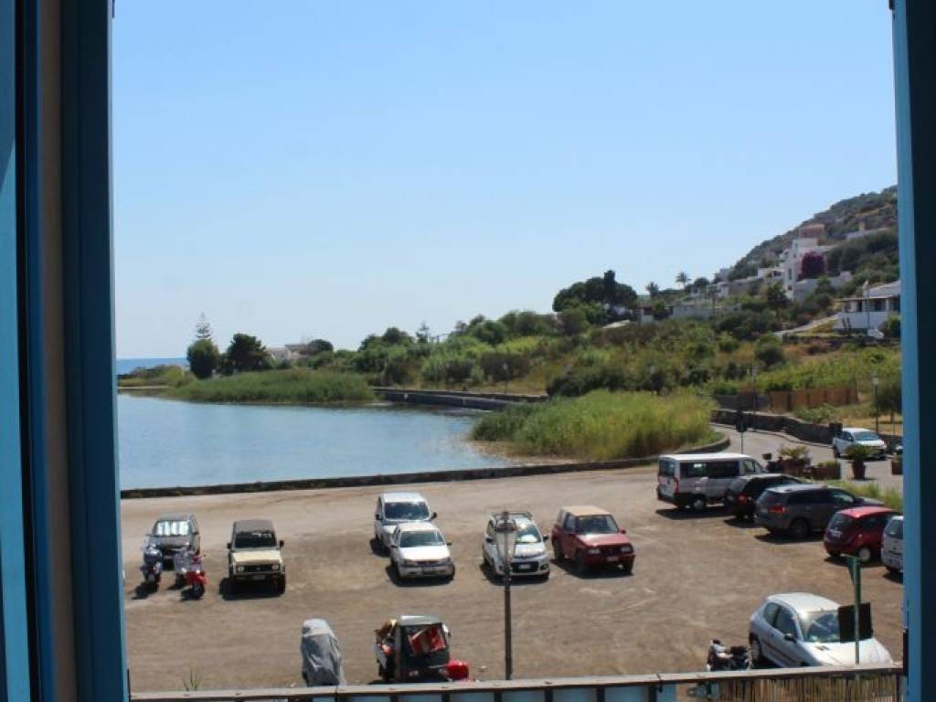 appartamento in vendita a Santa Marina Salina in zona Lingua