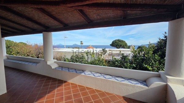 casa indipendente in vendita a Santa Marina Salina in zona Lingua