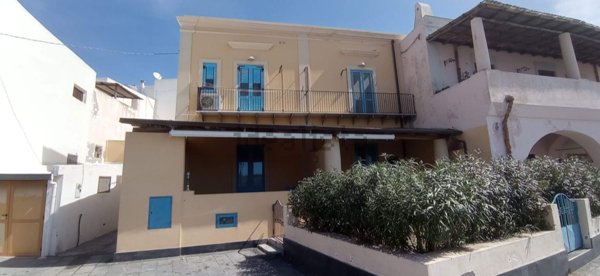 casa indipendente in vendita a Santa Marina Salina in zona Lingua