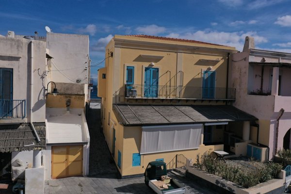 casa indipendente in vendita a Santa Marina Salina in zona Lingua