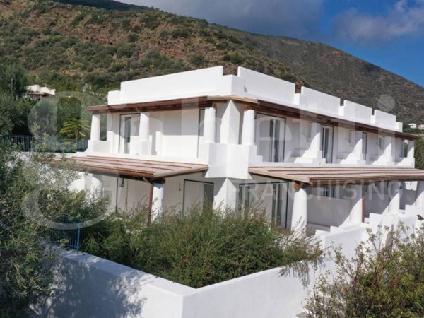 appartamento in vendita a Santa Marina Salina