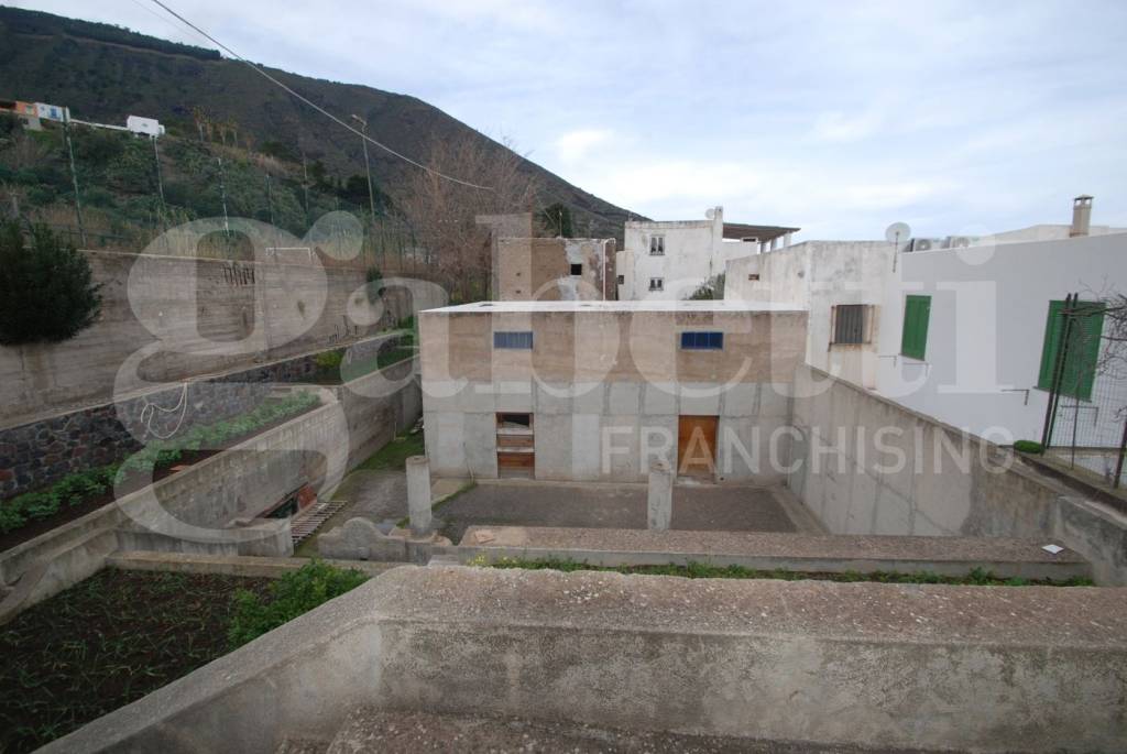 casa indipendente in vendita a Santa Marina Salina