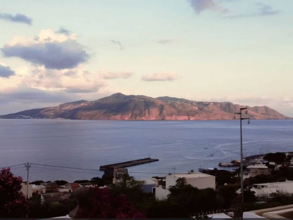 villa in vendita a Santa Marina Salina