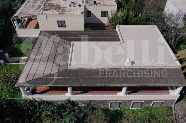 casa indipendente in vendita a Santa Marina Salina in zona Lingua