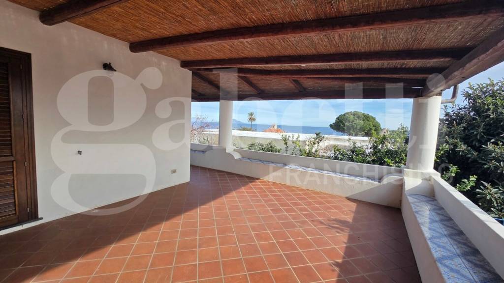 casa indipendente in vendita a Santa Marina Salina in zona Lingua