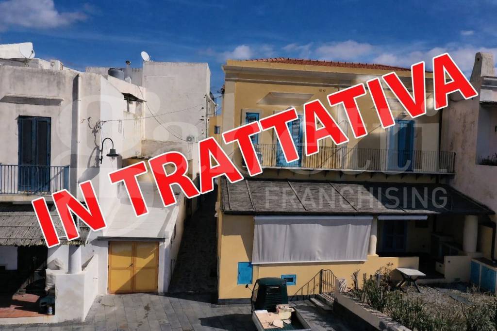 casa indipendente in vendita a Santa Marina Salina in zona Lingua