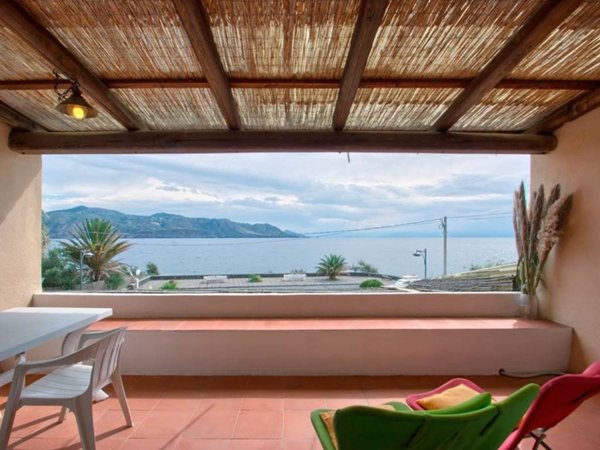 casa indipendente in vendita a Santa Marina Salina in zona Lingua